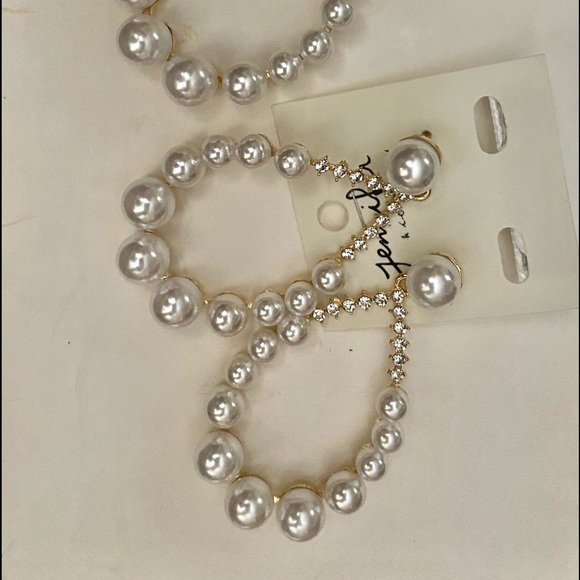 Pearl Earrings - Picture 1 of 1